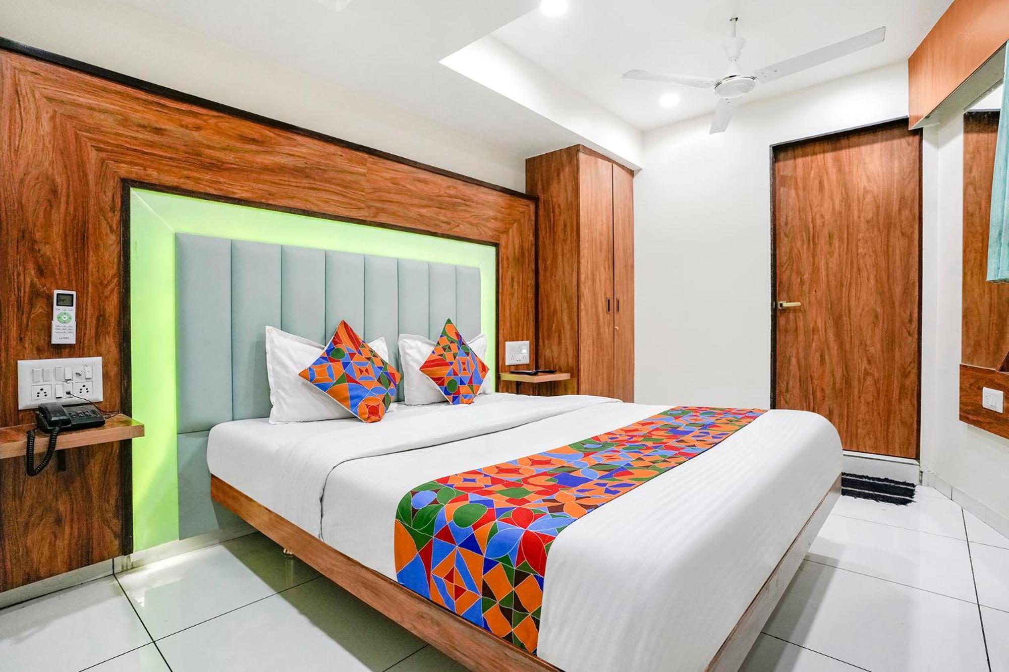 Fabexpress Royal Bird Otel Amhedabad Dış mekan fotoğraf