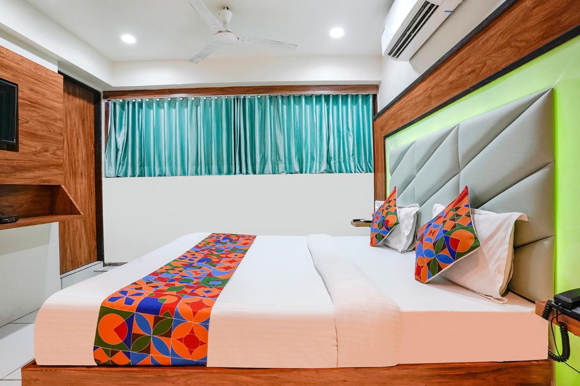 Fabexpress Royal Bird Otel Amhedabad Dış mekan fotoğraf