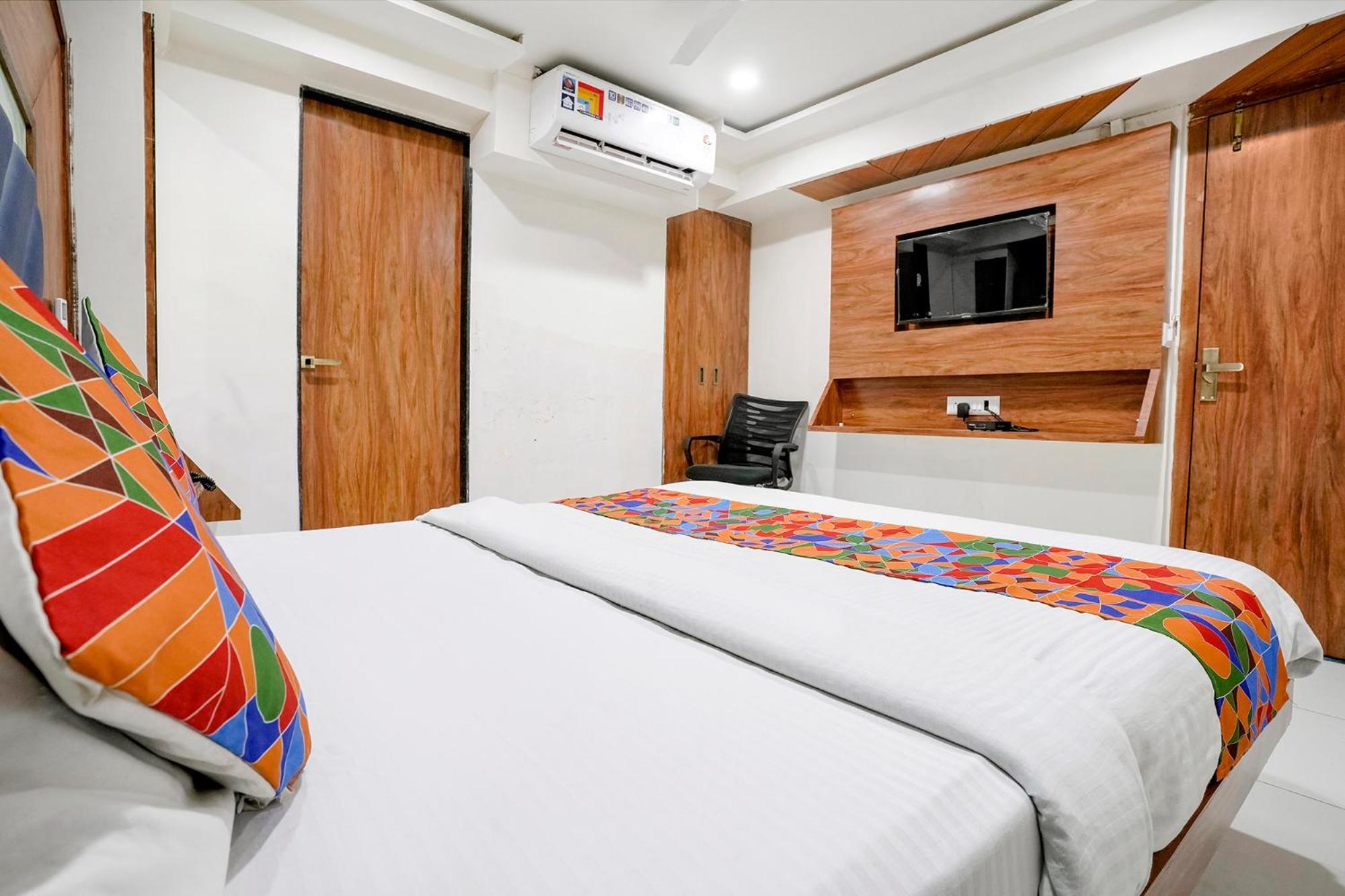 Fabexpress Royal Bird Otel Amhedabad Dış mekan fotoğraf